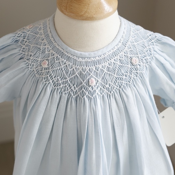 Smocked 100% Cotton LINEN Dress Blue Boutique Baby 6 Month Spring PERFECT - Picture 3 of 7